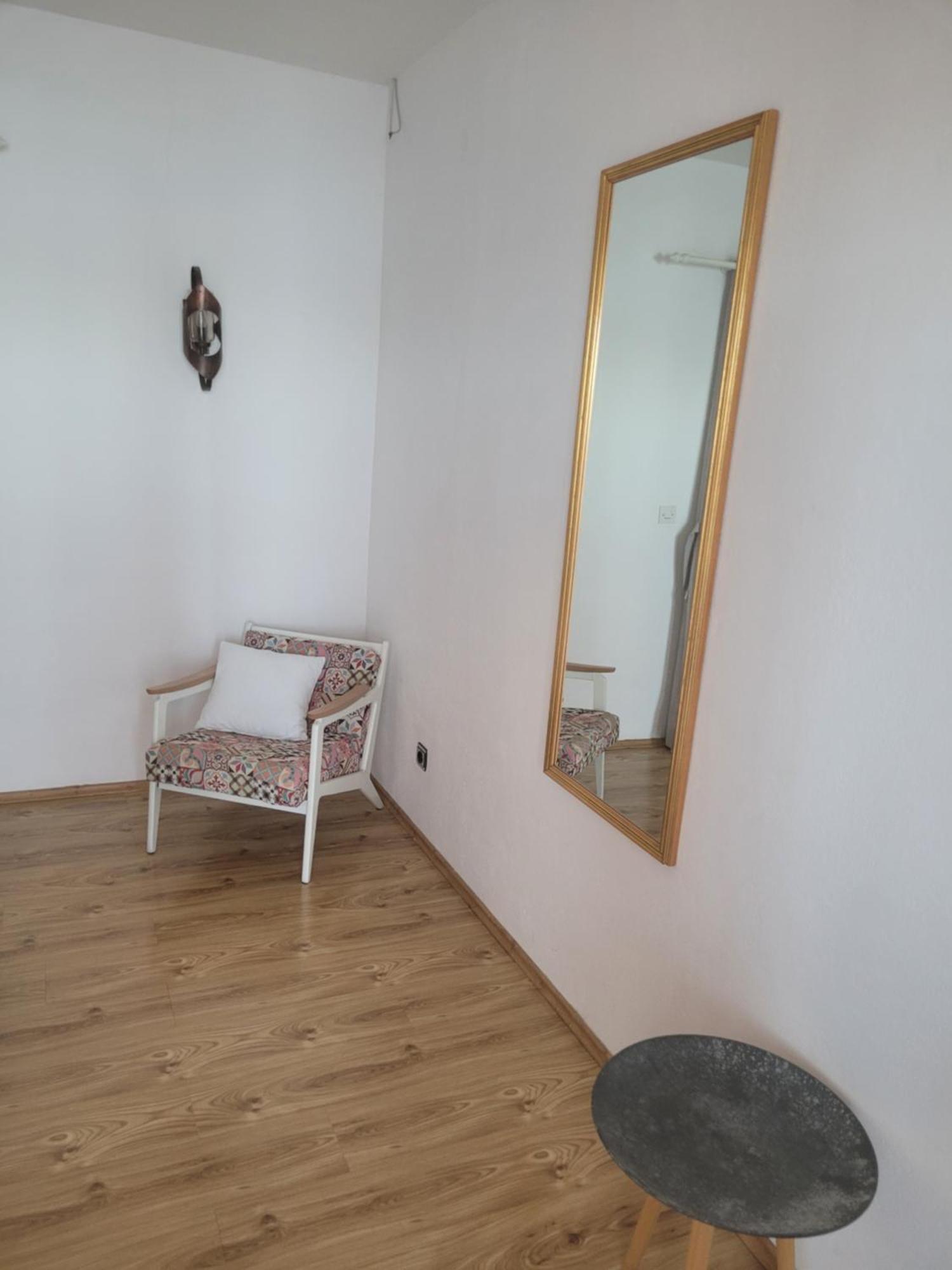 Apartments Coko Omis Room photo