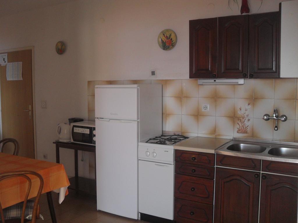 Apartments Coko Omis Room photo