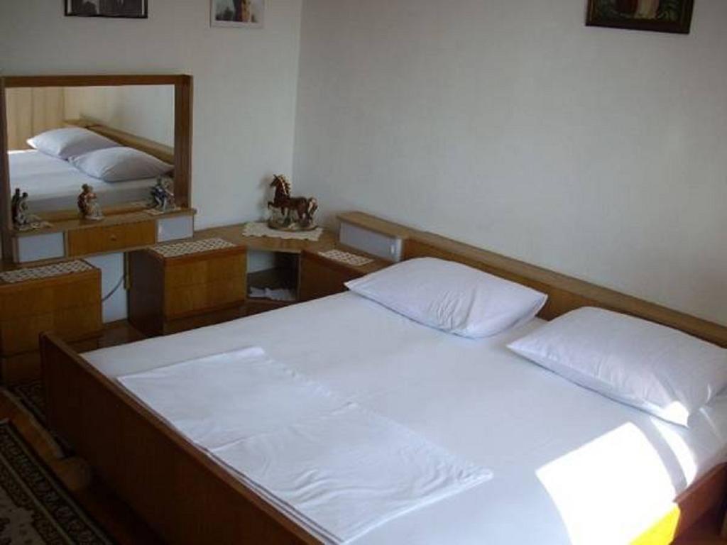 Apartments Coko Omis Room photo