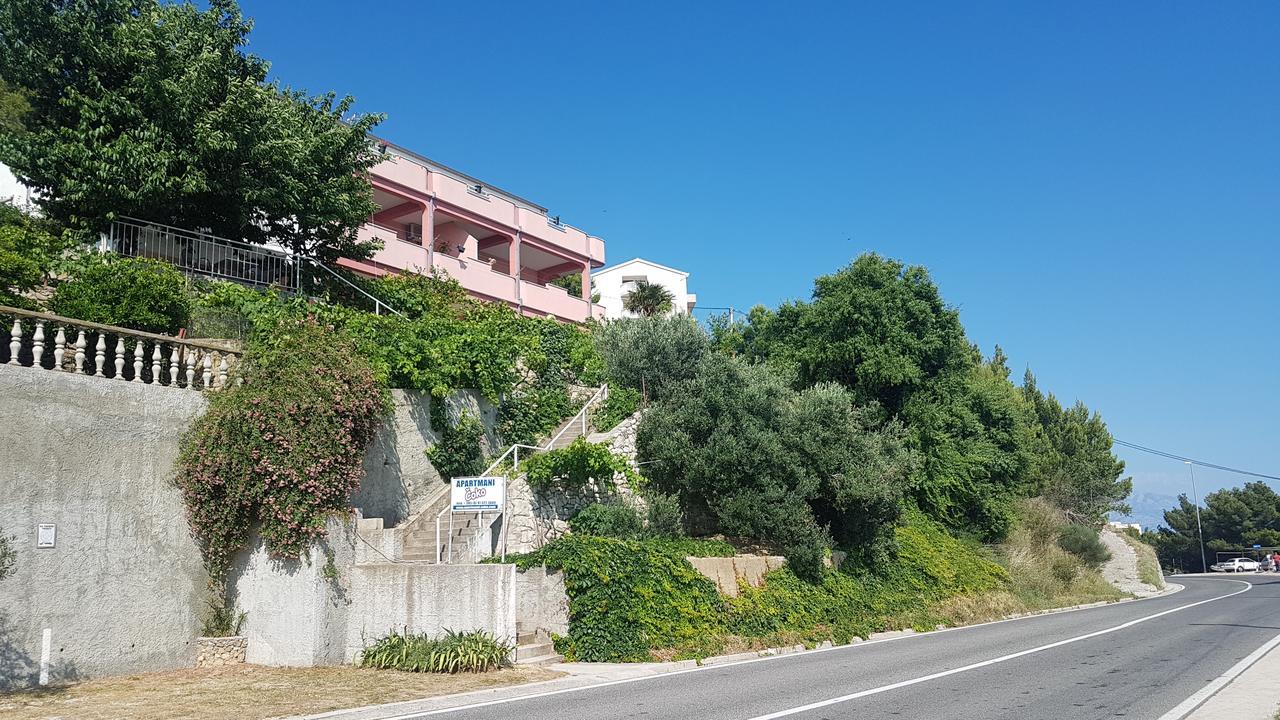 Apartments Coko Omis Exterior photo